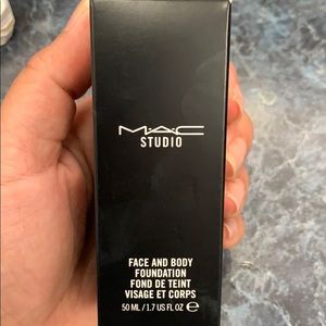 Mac Cosmetics Foundation